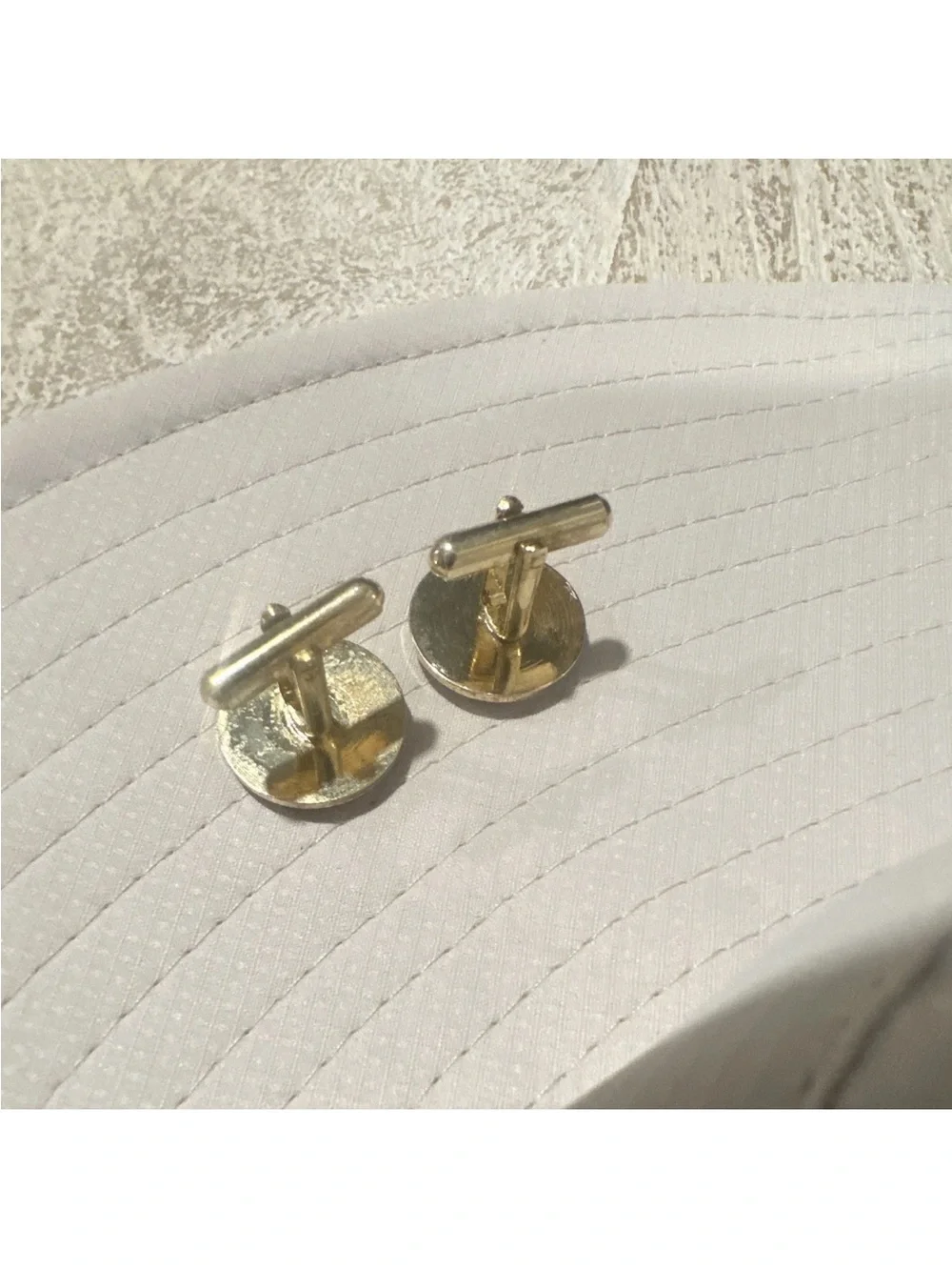 Round Gold Plated Enamel Heraldic Crest T-Bar Men's Cufflinks White/Black